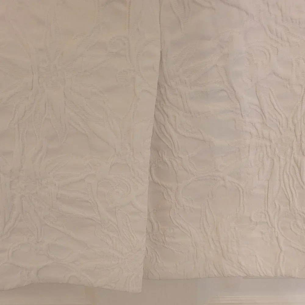 Kasper Ivory White Embossed Pencil Skirt Size 4P - Picture 5 of 7